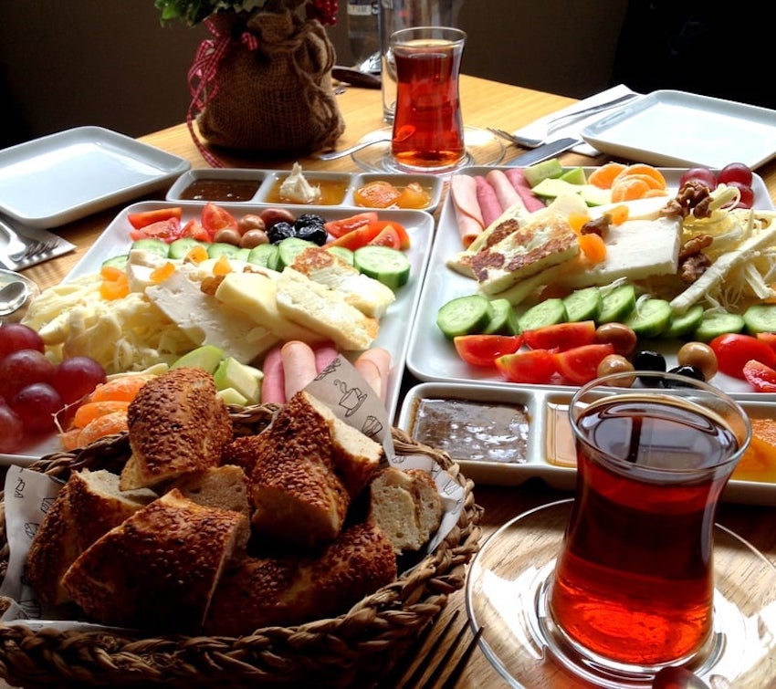 Dair'e Cafe, Erenköy