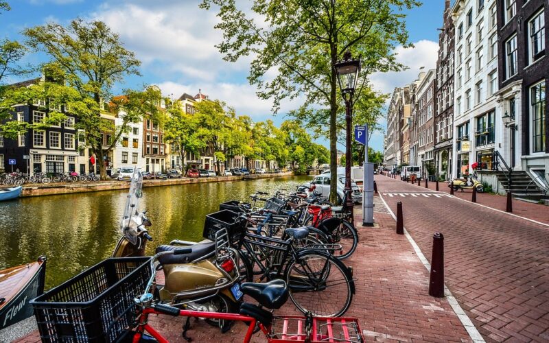 Amsterdam neden dünyanın bisiklet başkentidir?