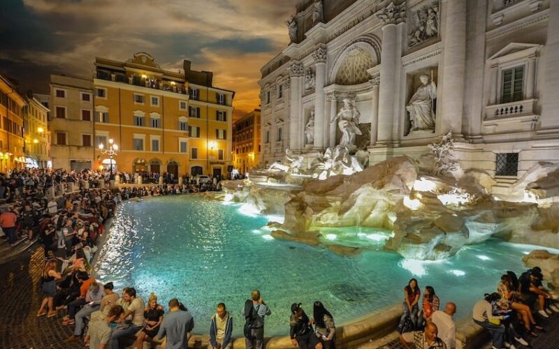 Roma Trevi Çeşmesi